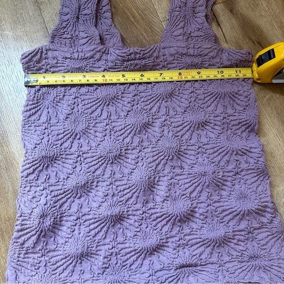 TikTok Shop Lilac Tank Size Small - Picture 7 of 8